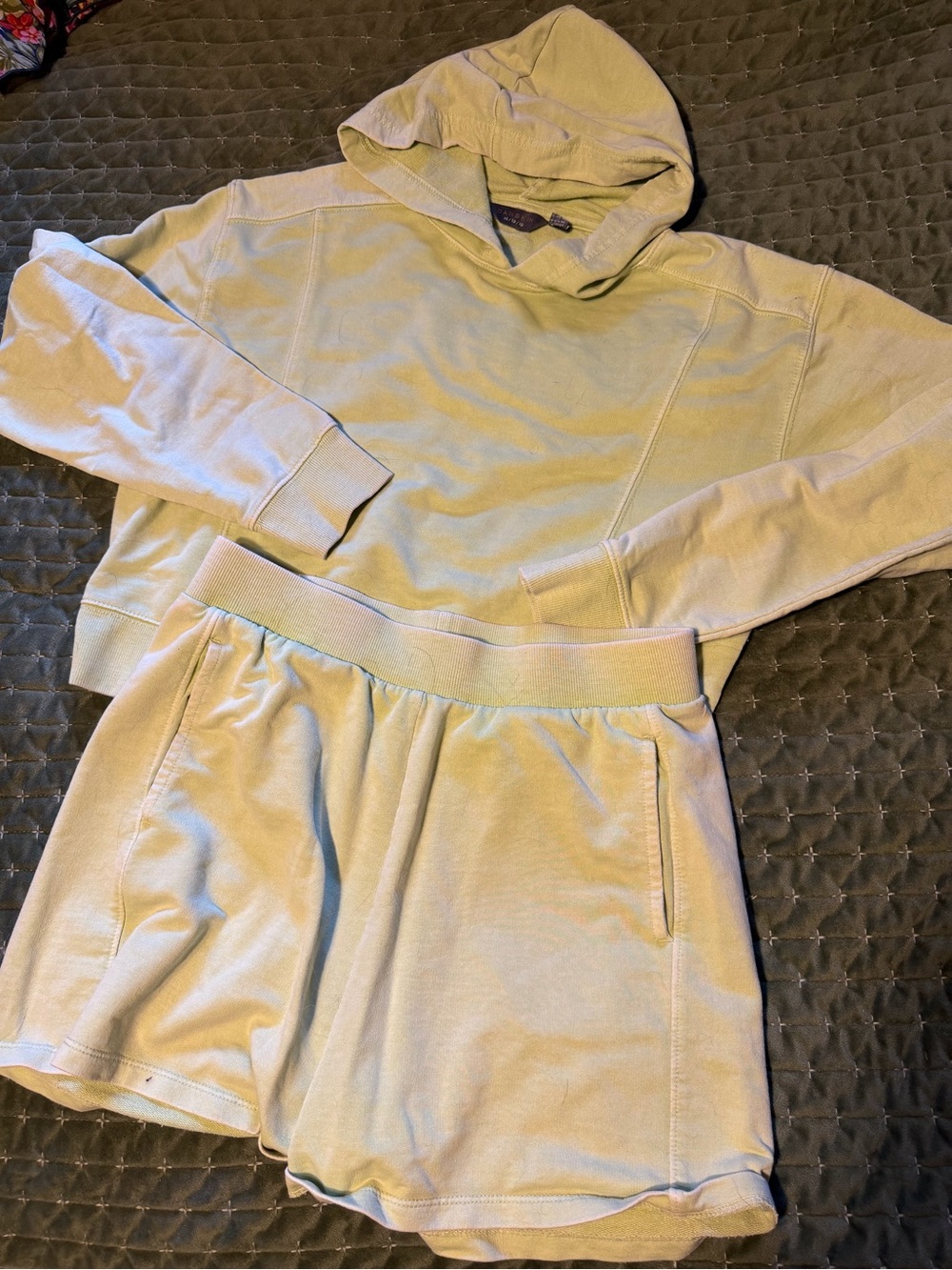 Hooded Sweatshirt and Shorts Set - Light Green